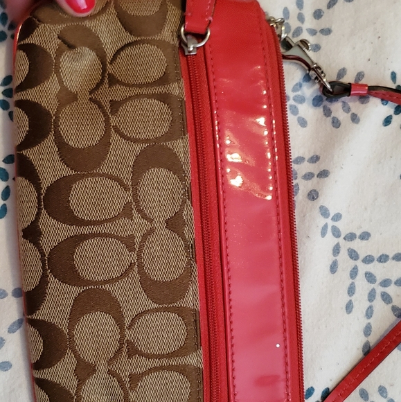 Coach - Picture 2 of 4